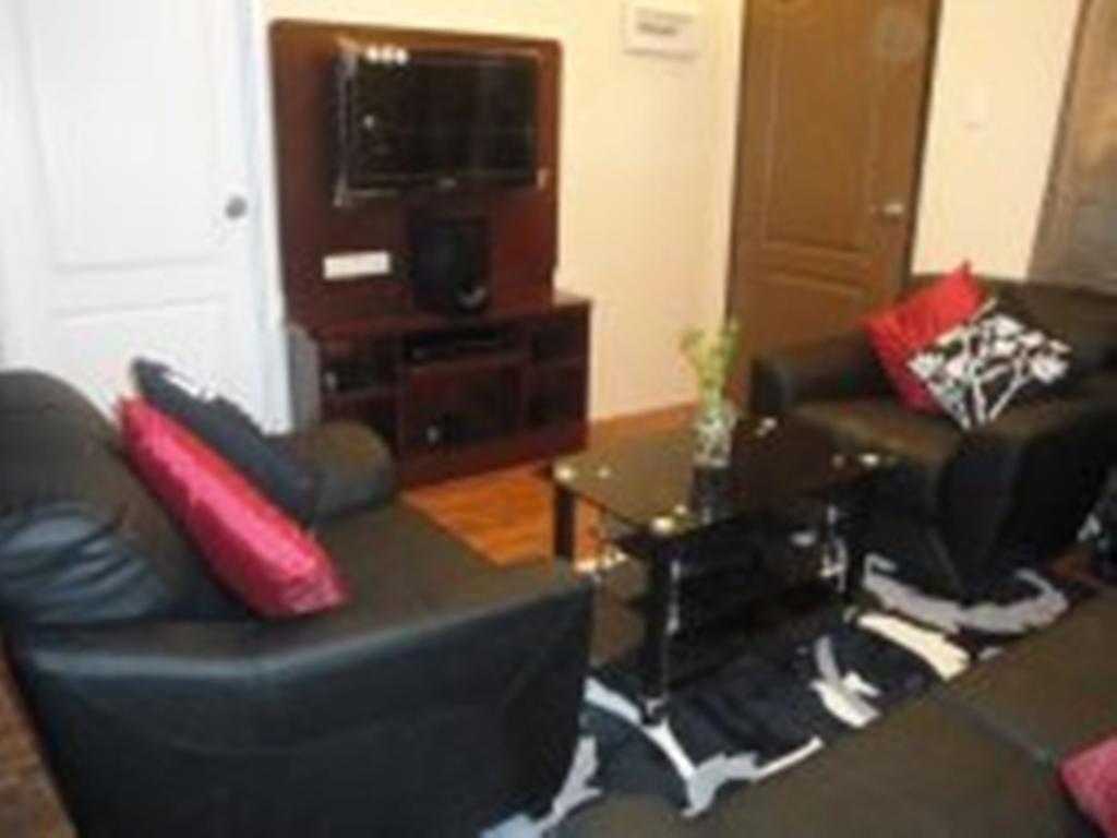 ダバオ　シティザ オアシス ダバオ コンドテルアパートメント 部屋 写真